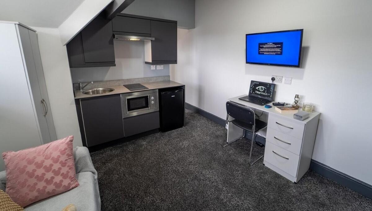 Free Parking Cosy Studios Close To City And Qe And Uob! 伯明翰 客房 照片